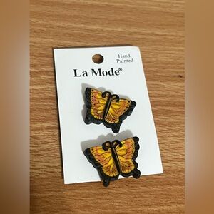 La Mode Butterfly Buttons